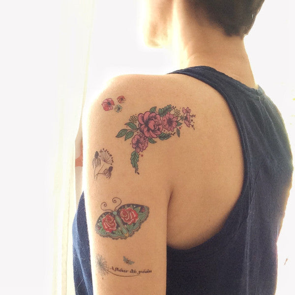 Tatouage de l'ensemble À fleur de peau